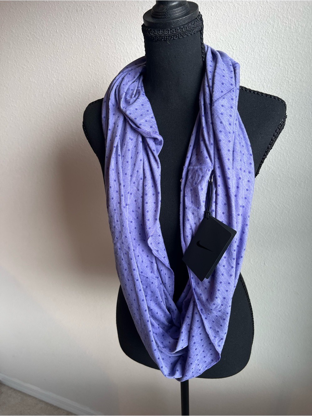 NWT Nike Lavender Purple Polka Dot Infinity Scarf Lightweight